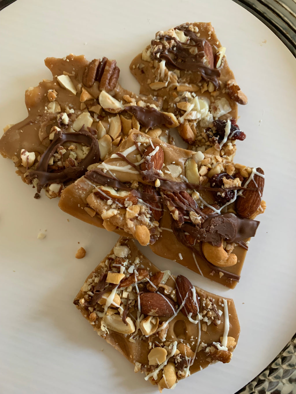 Genesis Deluxe Mixed Nut  Toffee 5 oz Mixed