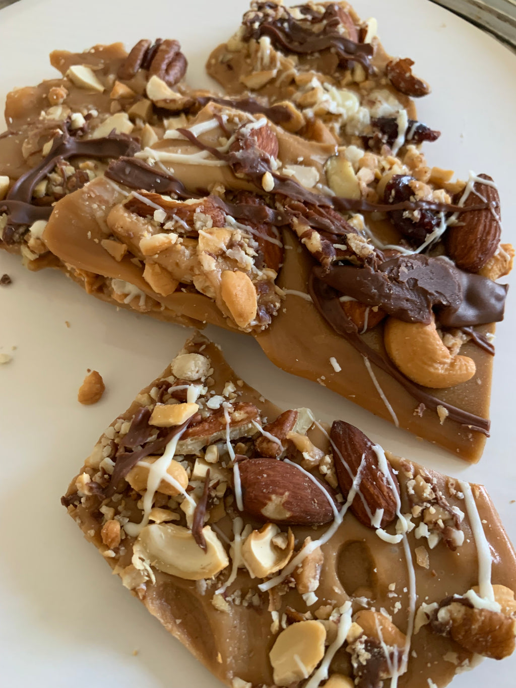 Genesis Deluxe Mixed Nut  Toffee 5 oz Mixed